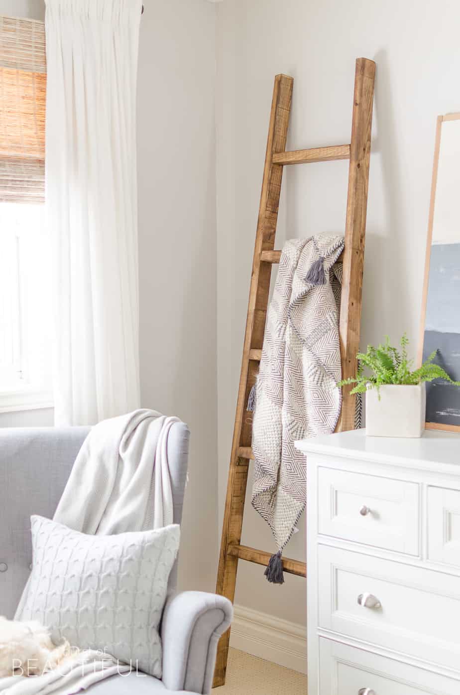 DIY Angled Blanket Ladder