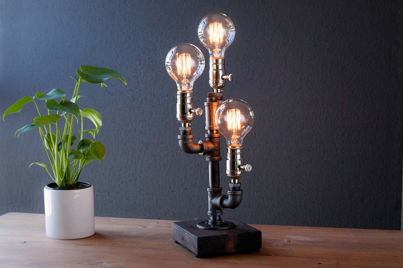 Accent lighting industrial desk lamp