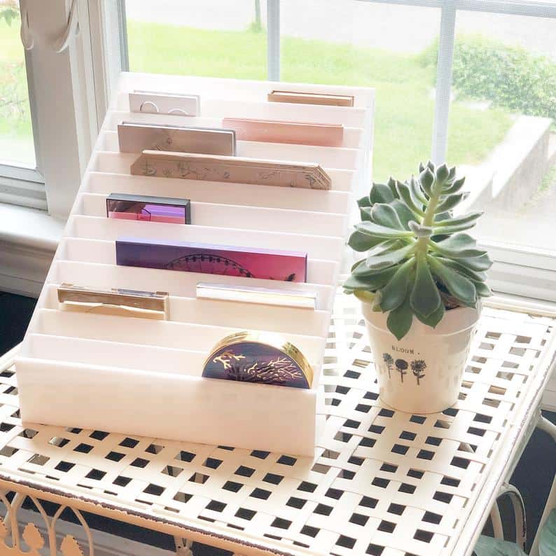 palette organizer