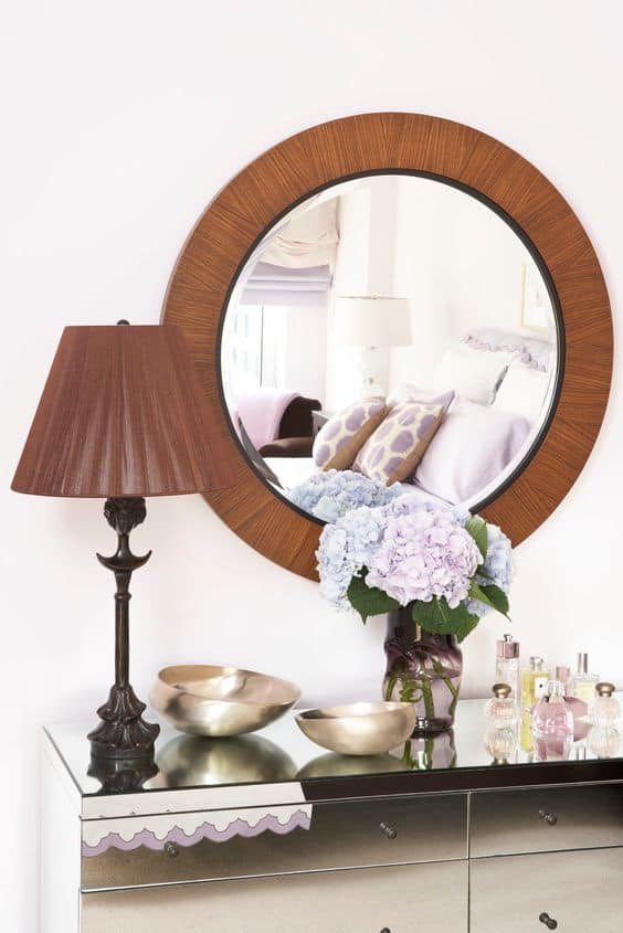 round mirror