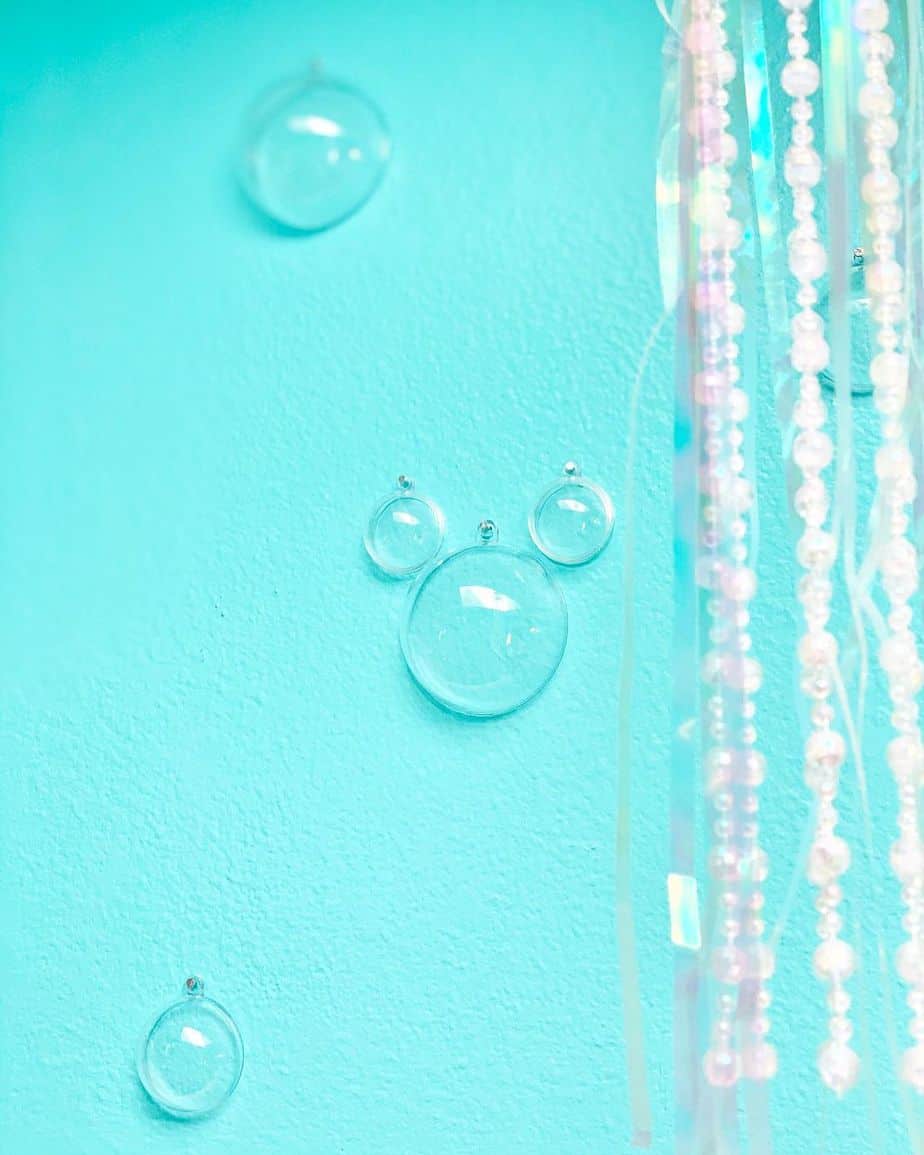 faux bubbles on the walls