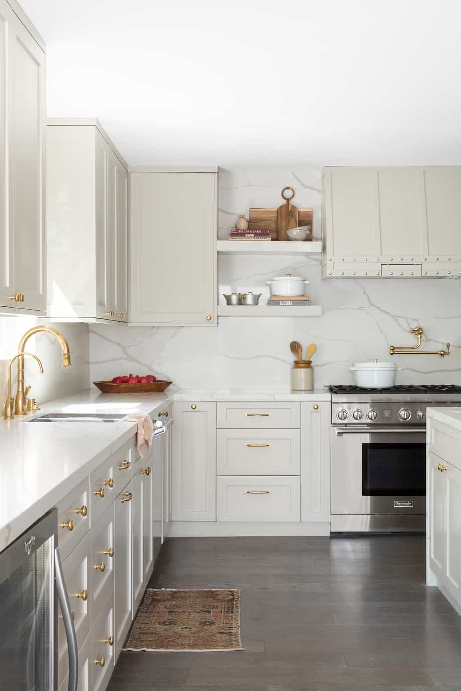 white marble backsplash