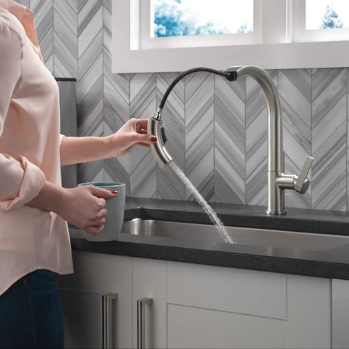 5. DELTA Keele Kitchen Faucet With Pull Down Sprayer