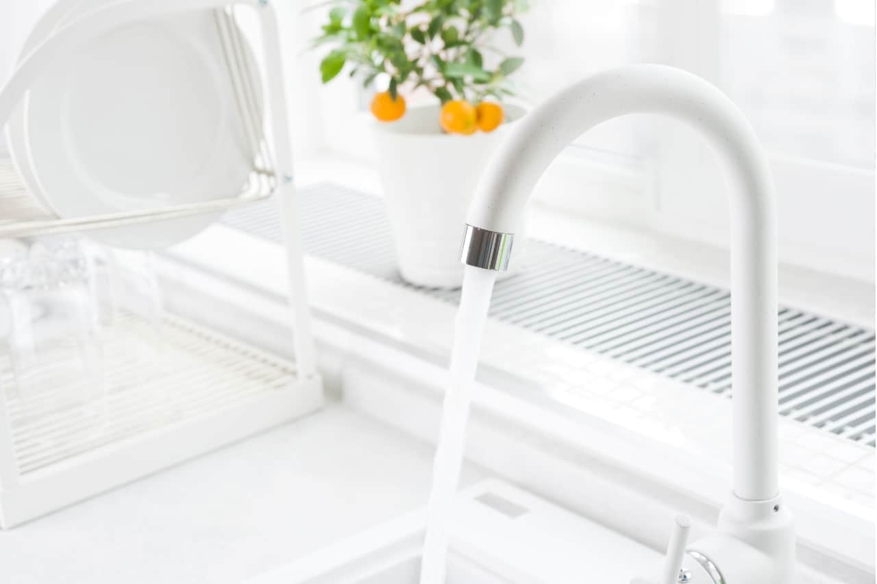 White Kitchen Faucets