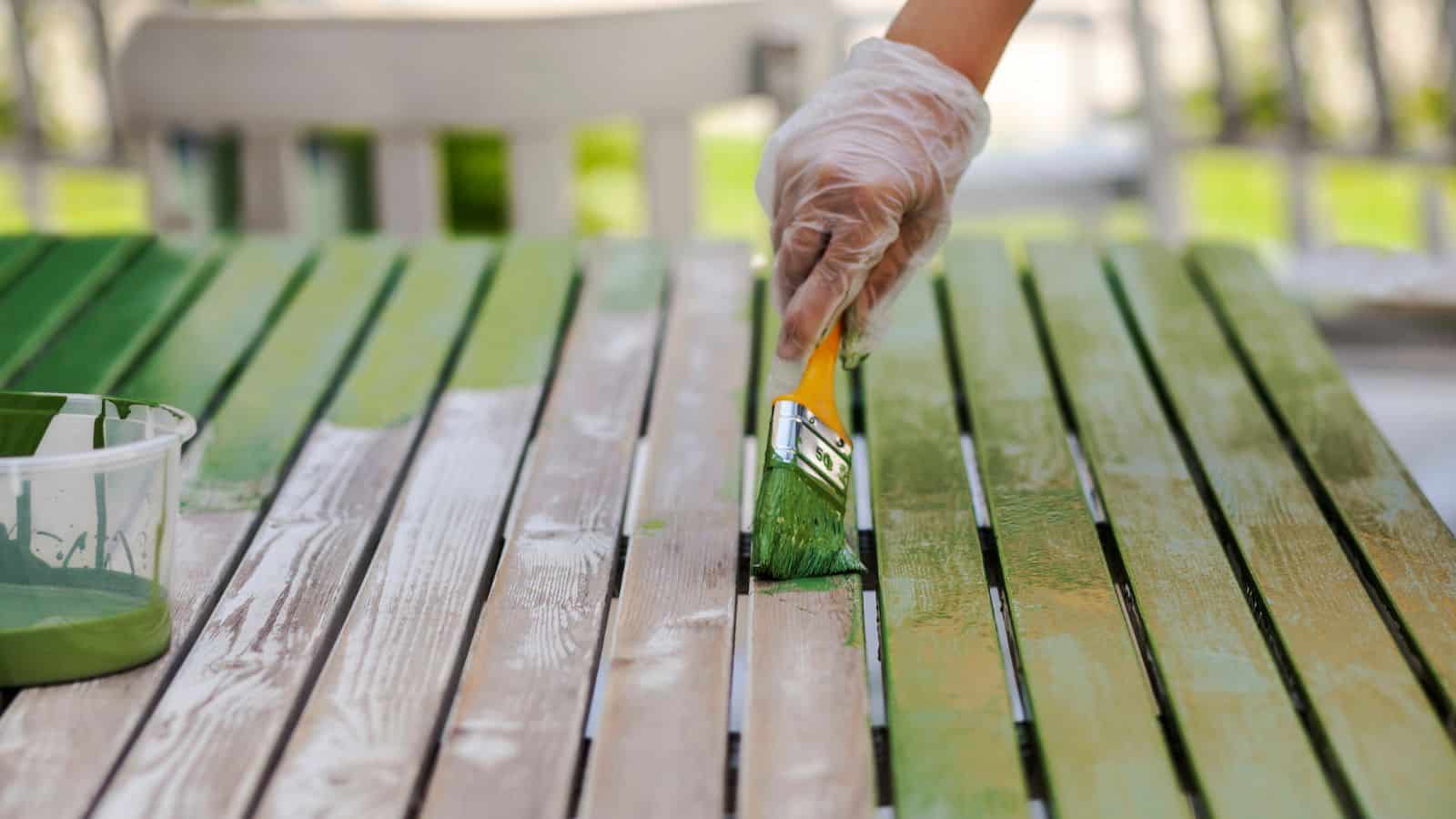 paint outdoor furniture