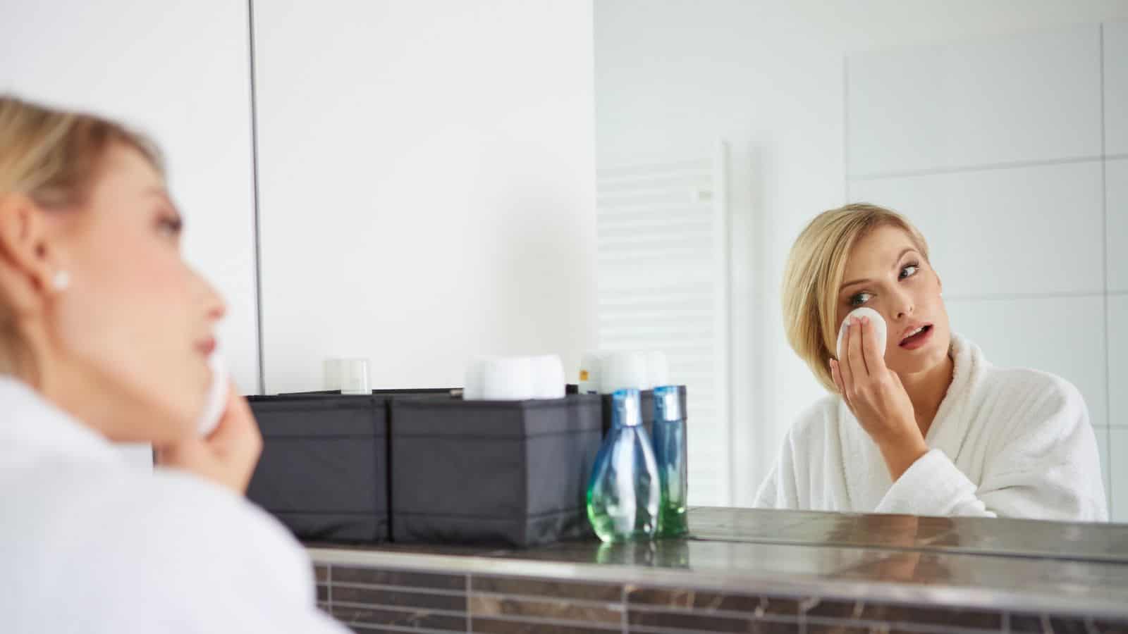 remove makeup with vaseline